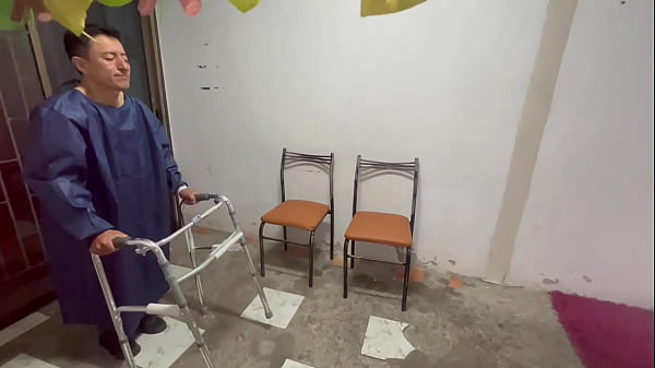 Busty, big-ass NURSE, I already have the eggomycin ready to put my penis in that delicious and wet bun