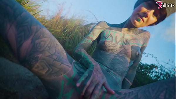 Alternative couple having wild outdoor sex in outdoor hotbath
