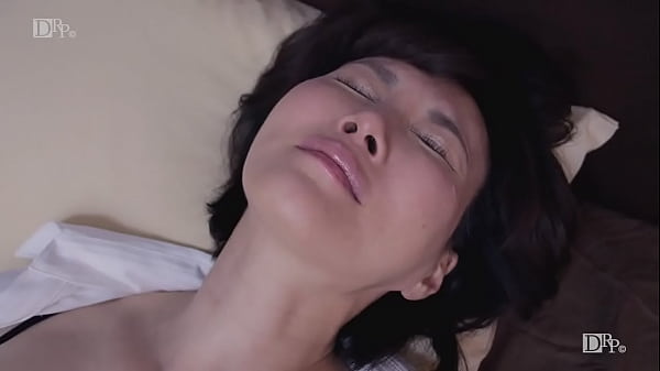 出演 赤坂ルナ  上品な美熟女のアソコがグジュグジュ  2