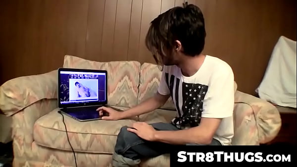 Str8Thugs.com – Fit Devin’s post-guitar play cum load jerk off session as a self-reward