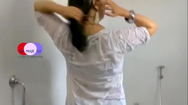 Hot Sexy Collage Girl Full Nude Bath 