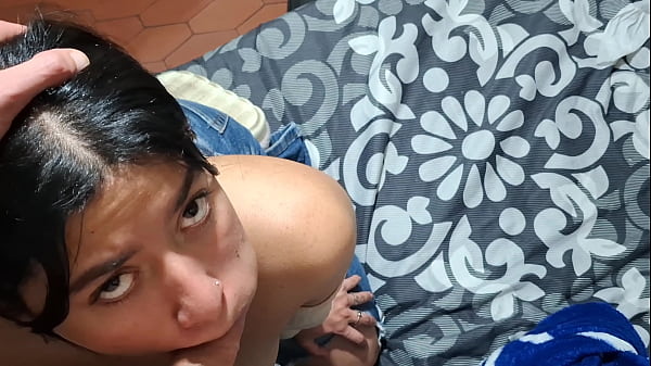 Namorada fazendo boquete, quer gozada na cara