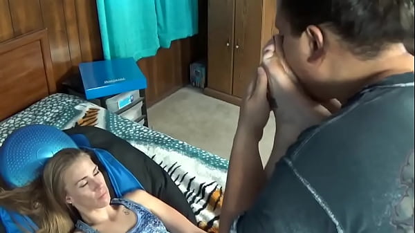 Tyler loves to lick and smell the shapely #soles of athletic women like Leslie Rountree! And everytime he bites their hee ... Thumbnail