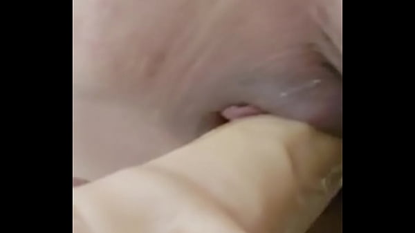 Olgun türk hatun dildoyu sulanmış amcigina enfes alıyor