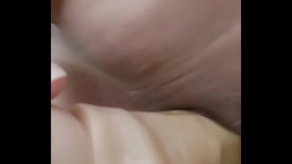 Olgun türk hatun dildoyu sulanmış amcigina enfes alıyor