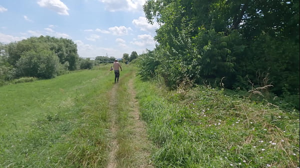 married couple enjoyed a quickie outdoors in the grass