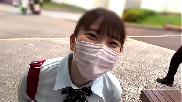 part1 Kozue (18) / Tsundere J que enfia um vibrador maior que seu rosto e o deixa louco [1º período] A masturbação do vibrador tira da minha mochila r e abre para a masturbação pública → Sensitive