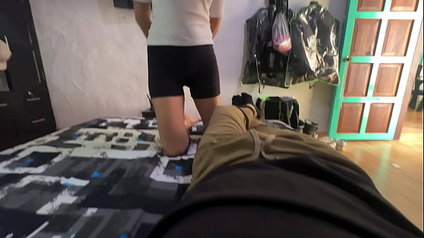 Mi esposa sabe cómo convencerme para irse de fiesta (se traga toda la leche )