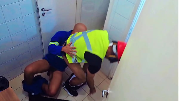 Meleg fetis kaland munkások között