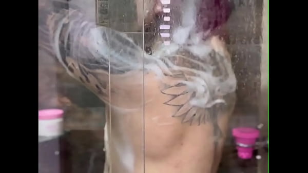 Mi hermanstro se quedo a dormir en mi casa y me dio leche en mi boca