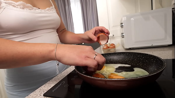 She was very guilty when she was cooking breakfast, she had to get an ANAL SCOLDING