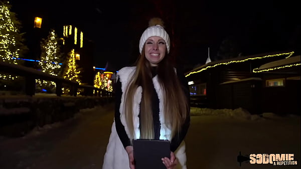 Kinuski, une blonde coquine qui se fait baiser par tous les trous