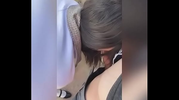 ESTUDIANTE Mexicana CHUPANDO una VERGA en la Escuela y al Final la PONEN de PERRITO y se la COGEN ATRAS de los Salones! Se SALE de Clases para CHUPARLE la Verga a un Amigo a Escondidas! Sexo Real Amateur! (SEGUNDA PARTE)