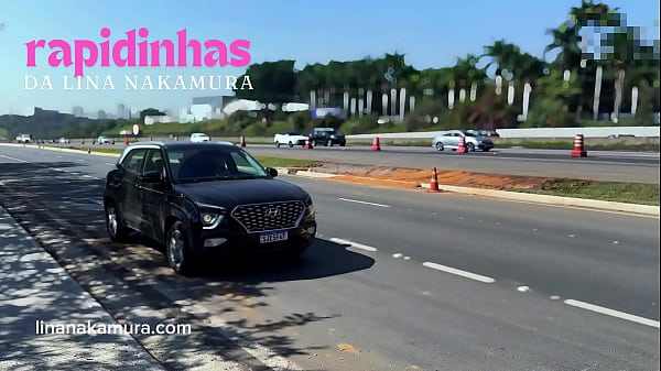 Novinha Asiática pede Ajuda Pra Caminhoneiro Que acabou Fudendo Sua Bucetinha no Pelo no meio da Estrada – Lina Nakamura – John Coffee