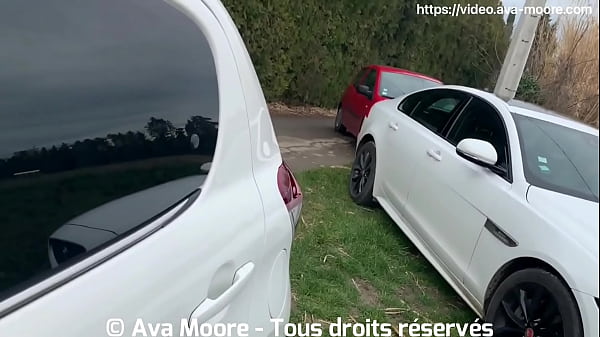 PORNO REALITÉ - Tu me trouves, je te suce! 3 inconnus me croisent et je les pompe dans un bois