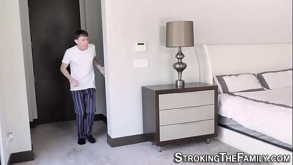 Teen stepsis drips sperm from pussy