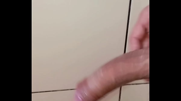 Meleg fiú mutatja jó nagy szőrös farkát