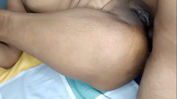 कोमल ने गांड मरवा ते समय जोर से पाद डाली बास लोगे