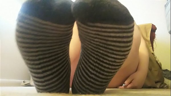 Schoenen uit en voetjes knijpen