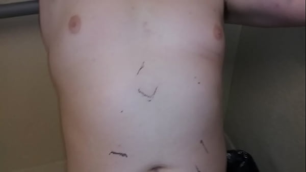 XMAN LOG GETTIN HEAD AND THOROUGHLY ENJOYING IT