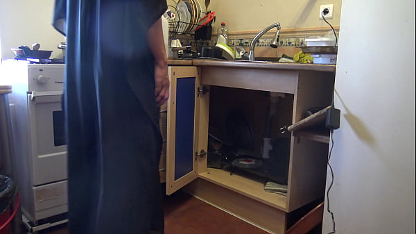 A horny Turkish muslim cuckold wife loves giving blowjobs