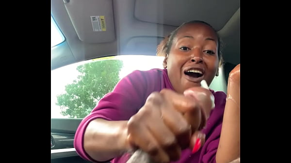 Punheta rápida no carro