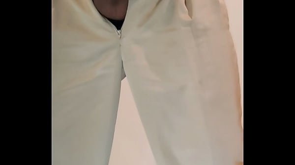 Maestro caliente se saca la leche