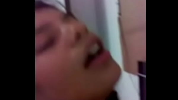 Marido ensina mulher chupar buceta Porno amador gemendo com a rola incomodando no cu