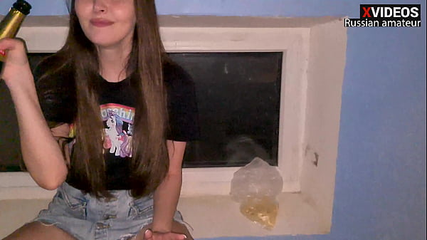 Stepmother's love for her stepson turned into addiction and she sucked him in the stairwell