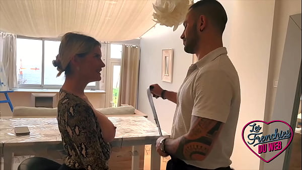Rose Daniel fait sa première baise avec Hiro