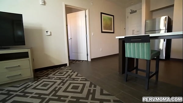 I fuck my hot stepmom Havana Bleu filling the void in her sex life