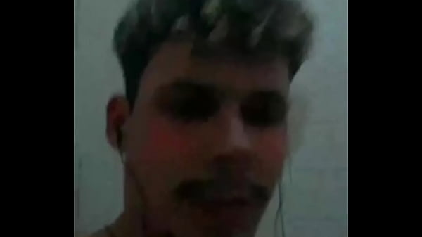 Jorrando leite na cam