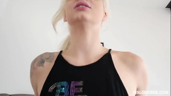 Petite loira meia-irmã Morning Sex POV - Elsa Jean, Tony Profane