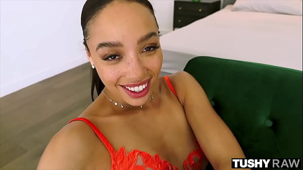 TUSHYRAW Anal-queen Alexis gets DPed by 2 monster cocks