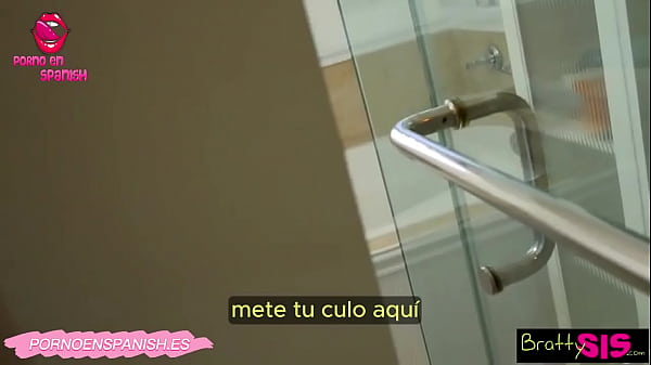 Follo a mi hermanastra por sorpresa - Subtitulado español
