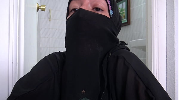 A Muslim girl has extreme kinky sex with perverted French man