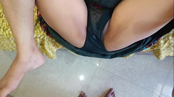 Step aunt was explaine how to sex with girlfriend she was injoy and sucking dick in mouth and ashole closeup fucking in bedroom in clear hindi audio