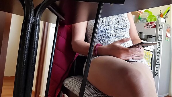 upskirt a la esposa colombiana de mi hermano