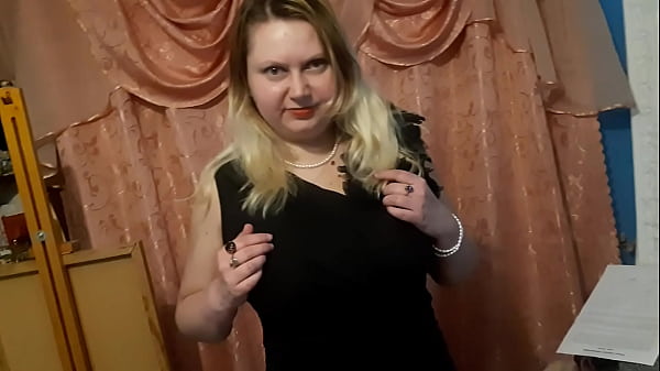 This way my next-door neighbor encourages men in chat rooms to meet and fuck. Sometimes she succeeds. :) Thumbnail