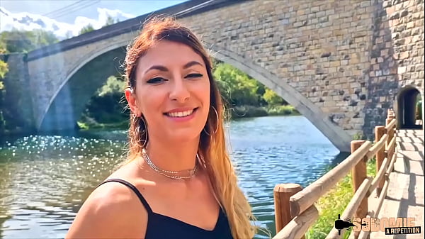 Stella est une grande amatrice de baise anale