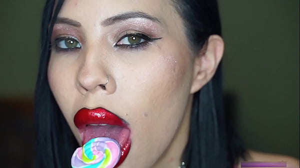 Bimbo Dick Sucking Gets Massive Facial