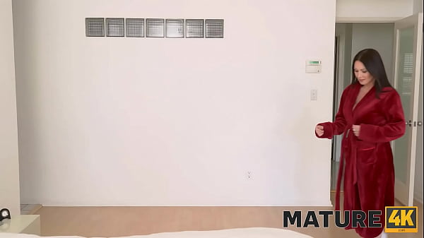 MATURE4K. Dressed to Thrill
