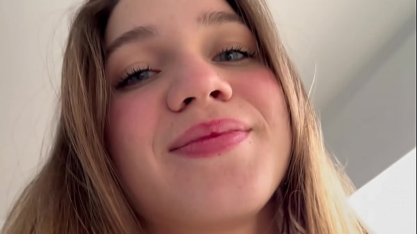 Maturbo a mi novio y no dejo que se corra por portarse mal
