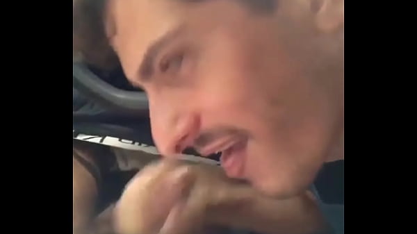 Motorista do aplicativo de carro me botou pra mamar no meio da corrida