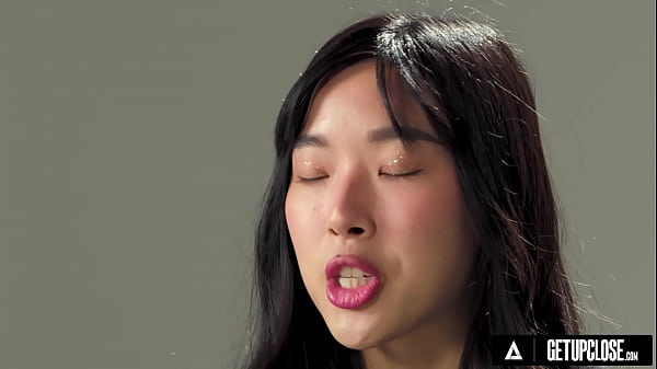 UP CLOSE - How Women Orgasm With Horny Brunette Elle Lee! SOLO FEMALE MASTURBATION! FULL SCENE