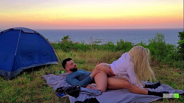 Sexo Arriscado Casal Amador real fodendo em acampamento - Sexdoll 520
