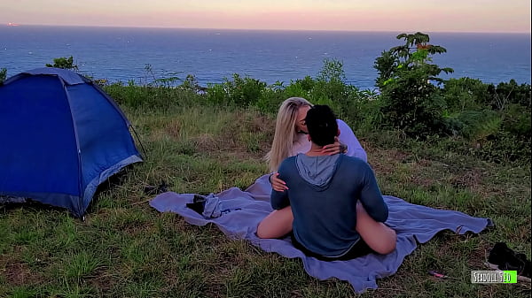 Sexo Arriscado Casal Amador real fodendo em acampamento - Sexdoll 520