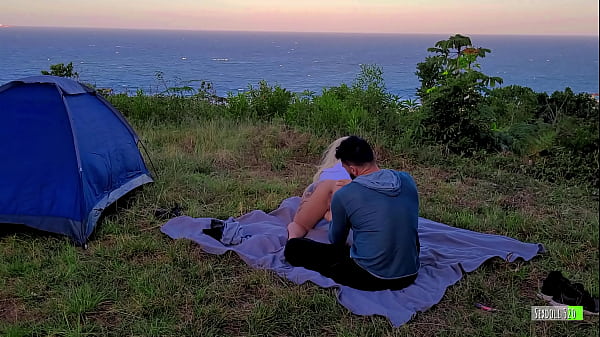 Sexo Arriscado Casal Amador real fodendo em acampamento - Sexdoll 520