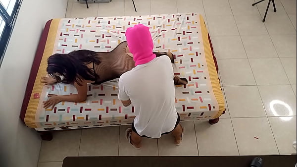 ORGIES IN SPANISH!! TWO COUPLES FUCK AND HAVE A CRAZY SEXUAL ORGY. THE BRUNETTE FUCKS VERY INTENSELY AND THE WHITE GIRL UNFAITHFULLY LOOKS AT HER MAN WHO DOESN’T FUCK HER INTENSELY