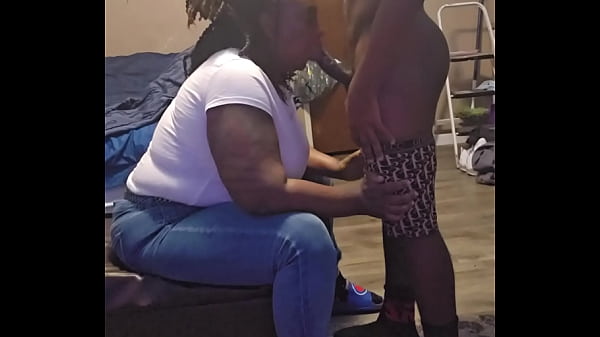 Vovó engoliu seu esperma e continuou gozando